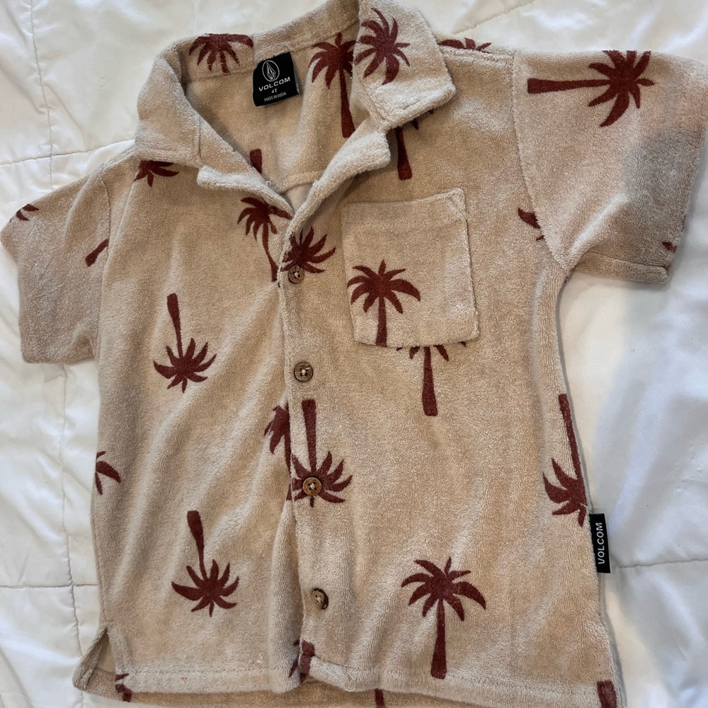 Volcom Boy’s Terry Cloth Button Down Hawaiian Shirt 4T Tan Brown Palm Trees